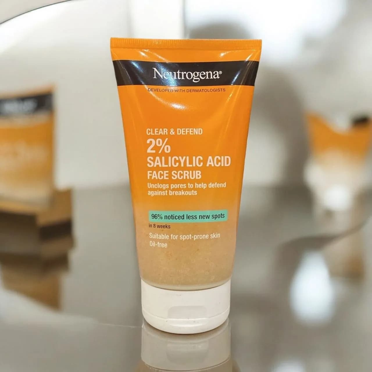 Clear & Defend Facial Scrub 150ml